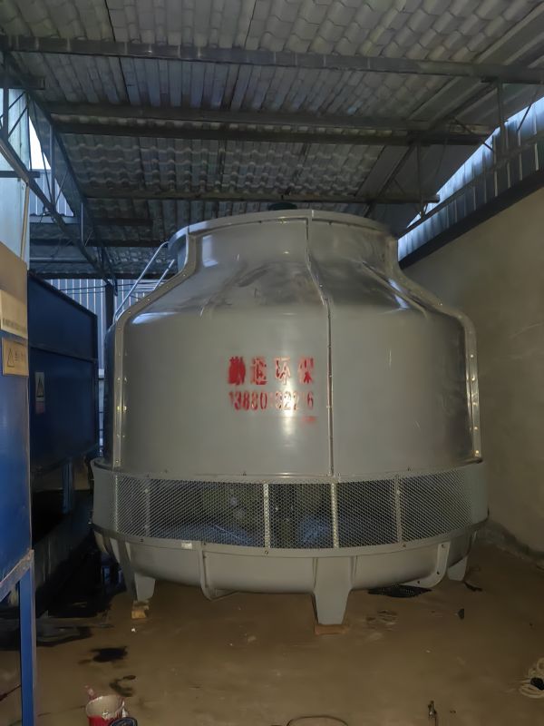 雅安<strong>200t玻璃钢冷却塔</strong>